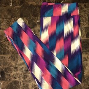 Lula Roe TC2 Patterned Leggings